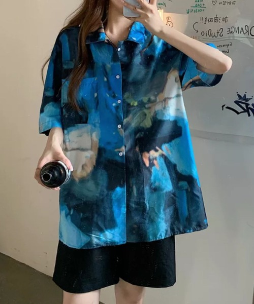 Auntie Rosa(アンティローザ)の「柄シャツ/マーブル(シャツ/ブラウス・レディース・ブラック/ブルー・LARGE)」の1枚目の写真