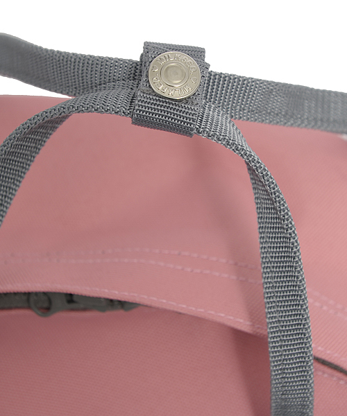 MILKFED.（ミルクフェド）の「BI COLOR BACKPACK　（バックパック/リュック）（バックパック/リュック・レディース・カモフラージュ/ブラック/ピンク/ネイビー・ONE SIZE）」の7枚目の写真