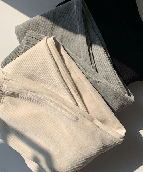 aimoha(アイモハ)の「スウェットパンツ(スウェットパンツ・レディース・グレー/オフホワイト/ブラック・SMALL/LARGE/MEDIUM)」の8枚目の写真