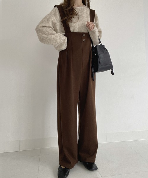 JUNOAH（ジュノア）の「タックサロペット（サロペット/オーバーオール・レディース・ブラック/モカ/グレイッシュベージュ/キャメル/ブラウン/ライトグレー/チャコール・MEDIUM/LARGE/X-LARGE/SMALL）」の20枚目の写真