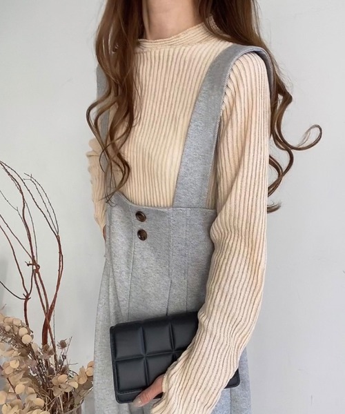 JUNOAH（ジュノア）の「タックサロペット（サロペット/オーバーオール・レディース・ブラック/モカ/グレイッシュベージュ/キャメル/ブラウン/ライトグレー/チャコール・MEDIUM/LARGE/X-LARGE/SMALL）」の8枚目の写真