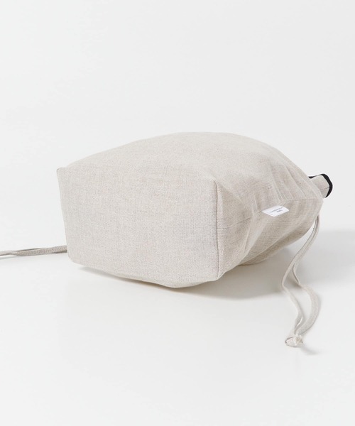 URBAN RESEARCH DOORS（アーバンリサーチドアーズ）の「DOORS LIVING PRODUCTS　コットンリネンライン巾着M（ポーチ・レディース・ブラック・MEDIUM）」の4枚目の写真
