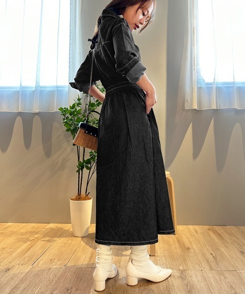 PRIVATE  BEACH（プライベートビーチ）の「ウエストマークデニムシャツロングワンピース（シャツワンピース・レディース・ブルー/ブラック/ダークブルー・L/M）」の15枚目の写真