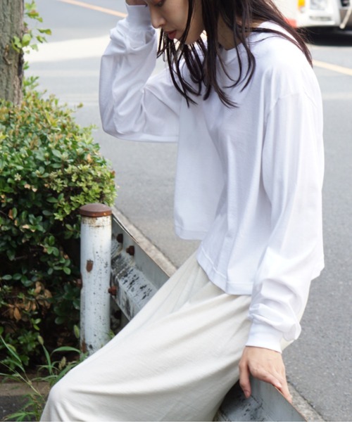 C.E.L.STORE(セルストア)の「GILDAN/ギルダン SHORT LENGTH LS TEE ショートレングスLS-Tシャツ(Tシャツ/カットソー・レディース・サンドベージュ/グリーン/オリーブ/ホワイト/ピンク系/ネイビー/チャコールグレー/ライトグレー/ブラック・LARGE)」の2枚目の写真