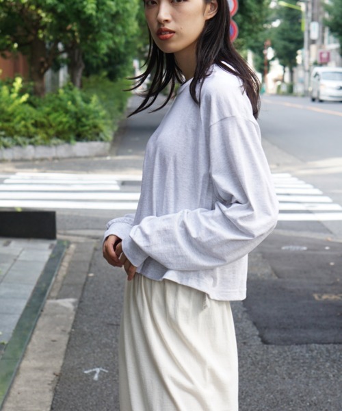 C.E.L.STORE(セルストア)の「GILDAN/ギルダン SHORT LENGTH LS TEE ショートレングスLS-Tシャツ(Tシャツ/カットソー・レディース・サンドベージュ/グリーン/オリーブ/ホワイト/ピンク系/ネイビー/チャコールグレー/ライトグレー/ブラック・LARGE)」の4枚目の写真