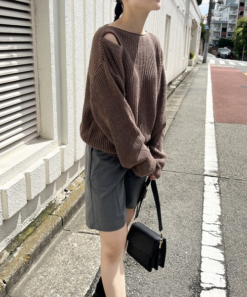 Jewelobe(ジュエローブ)の「カットアウト片畦ニットプルオーバー(ニット/セーター・レディース・杢グレー/ブラック/ブラウン・FREE)」の7枚目の写真