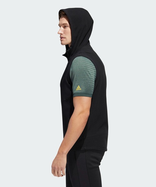 adidas（アディダス）の「撥水フリース フルジップフーディーベスト