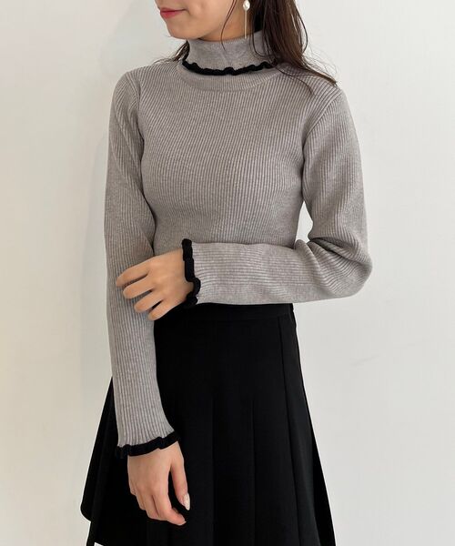 MAJESTIC LEGON（マジェスティックレゴン）の「プチフリルタートルニット（ニット/セーター・レディース・ブラック/ブラウン/アイボリー/ピンクベージュ/グレー・MEDIUM）」の22枚目の写真