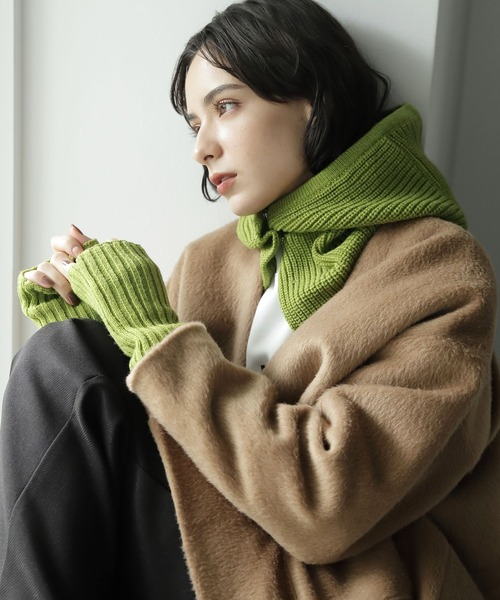 LAKOLE（ラコレ）の「フーディーバラクラバ / 347762（ネックウォーマー/スヌード・レディース・グレー/オフホワイト/カーキ/ブラウン・FREE）」の4枚目の写真