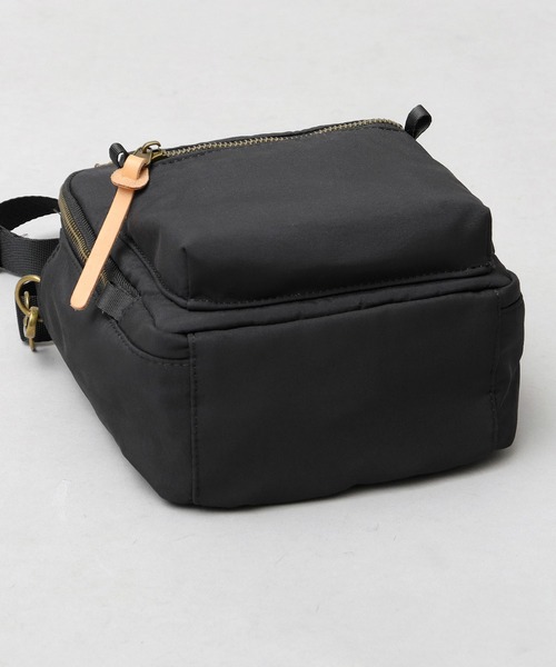 kippis(キッピス)の「レザーパッチ ナイロン ボックス ミニショルダー / ハンドバッグ / BOX型 ショルダーバッグ / しろくま / 北欧(ショルダーバッグ・レディース・グレー/ブラック・FREE)」の10枚目の写真