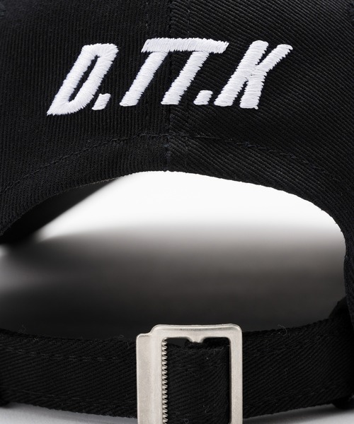 D.TT.K(ディティーティーケー)の「D.TT.K TEAM CAP アジャスター ベースボール キャップ サイズ調整 刺繍(キャップ・メンズ・ブラック×ブルー/ブラック×ホワイト・FREE)」の8枚目の写真