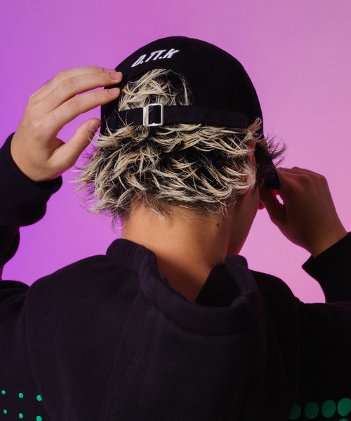 D.TT.K(ディティーティーケー)の「D.TT.K TEAM CAP アジャスター ベースボール キャップ サイズ調整 刺繍(キャップ・メンズ・ブラック×ブルー/ブラック×ホワイト・FREE)」の13枚目の写真