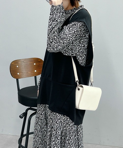 un dix cors（アンディコール）の「甘くなりすぎない　花柄デシンティアードワンピース（ワンピース・レディース・レッド/ブラック・FREE）」の8枚目の写真