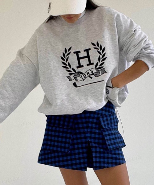 Dalfwin(ダールフィン)の「韓国GOLF 1983刺繍ロゴスウェット ゴルフウェア レディース トップス トレーナー スポーツウェア レディース(スウェット・レディース・チャコールグレー/グレー系その他/ダークベージュ・FREE)」の4枚目の写真