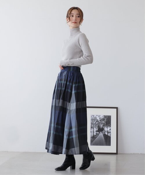 frames RAY CASSIN（フレームスレイカズン）の「ビッグチェック　ソフトナイロンスカート（スカート・レディース・オフホワイト/ブラック/ネイビー・FREE）」の18枚目の写真