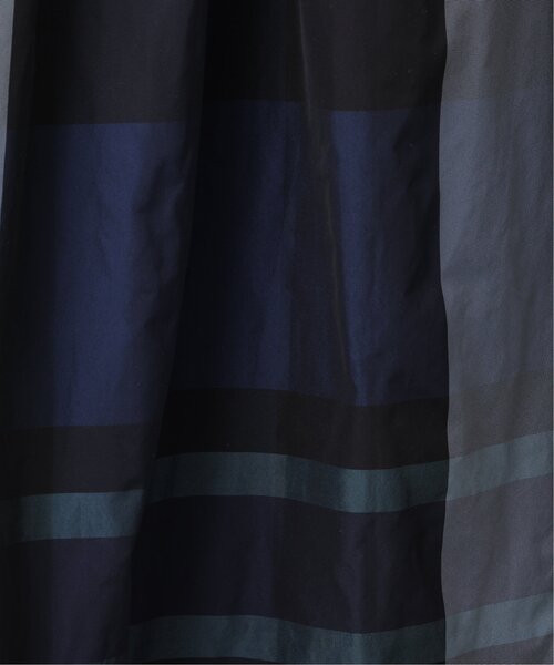 frames RAY CASSIN（フレームスレイカズン）の「ビッグチェック　ソフトナイロンスカート（スカート・レディース・オフホワイト/ブラック/ネイビー・FREE）」の14枚目の写真