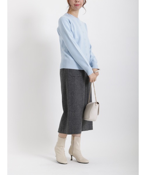 Te chichi（テチチ）の「パールボタンクルーネックカーディガン（カーディガン/ボレロ・レディース・ブラック/ブルー/オフホワイト/ラベンダー/ベージュ/ミント・ﾌﾘ-）」の7枚目の写真