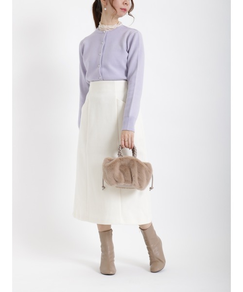 Te chichi（テチチ）の「パールボタンクルーネックカーディガン（カーディガン/ボレロ・レディース・ブラック/ブルー/オフホワイト/ラベンダー/ベージュ/ミント・ﾌﾘ-）」の9枚目の写真