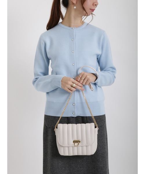 Te chichi（テチチ）の「パールボタンクルーネックカーディガン（カーディガン/ボレロ・レディース・ブラック/ブルー/オフホワイト/ラベンダー/ベージュ/ミント・ﾌﾘ-）」の12枚目の写真