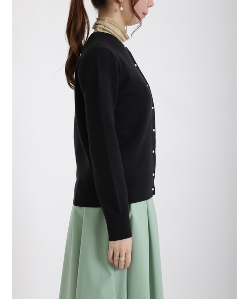 Te chichi（テチチ）の「パールボタンクルーネックカーディガン（カーディガン/ボレロ・レディース・ブラック/ブルー/オフホワイト/ラベンダー/ベージュ/ミント・ﾌﾘ-）」の14枚目の写真