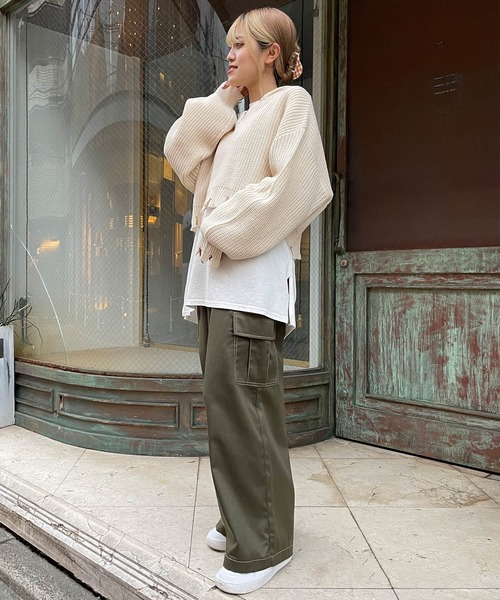 SPINNS（スピンズ）の「ショート丈 アクリルジップフード ニットパーカー（ニット/セーター・レディース・ブラック/アイボリー/ブルー/グリーン・ONESIZE）」の17枚目の写真