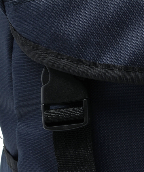 LBC（エルビーシー）の「ポリキャンパスリュック縦            （バックパック/リュック・レディース・ブラック/ダークネイビー・ONE SIZE）」の15枚目の写真