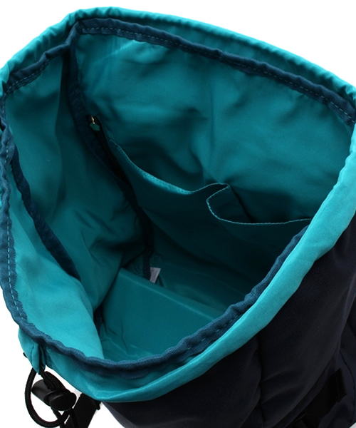 LBC（エルビーシー）の「ポリキャンパスリュック縦            （バックパック/リュック・レディース・ブラック/ダークネイビー・ONE SIZE）」の9枚目の写真