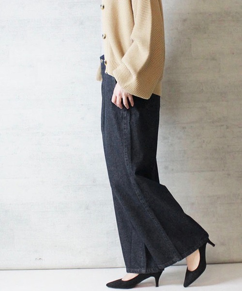 atONE(アットワン)の「atONE ウエストタックハイウエストワイドデニムパンツ(デニムパンツ・レディース・ネイビー/ワンウォッシュ・M/L/3L/LL/4L)」の4枚目の写真