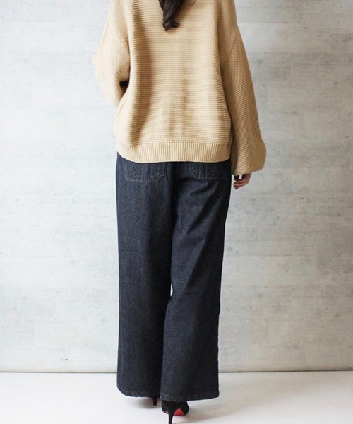 atONE(アットワン)の「atONE ウエストタックハイウエストワイドデニムパンツ(デニムパンツ・レディース・ネイビー/ワンウォッシュ・M/L/3L/LL/4L)」の3枚目の写真
