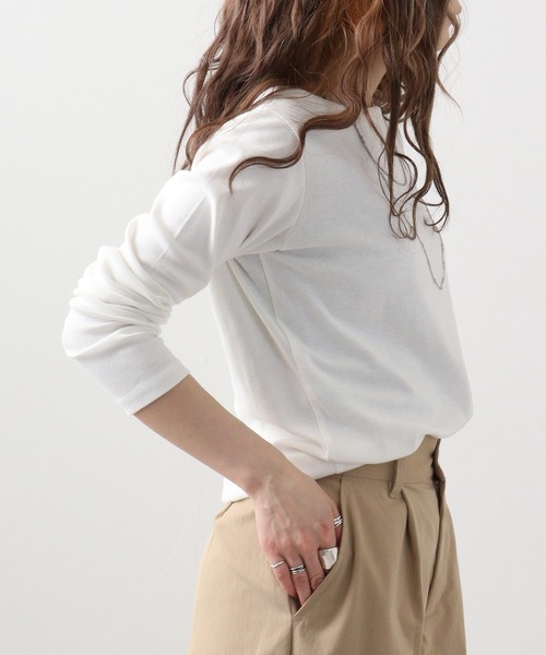 atONE(アットワン)の「atONE コットンフライスボートネックTシャツ 長袖(Tシャツ/カットソー・レディース・杢グレー/ブラック/グレイッシュベージュ/チェリーレッド/ホワイト/チャコールグレー/グレイッシュブルー/ネイビー/カーキ・L/3L/LL/4L/M)」の13枚目の写真