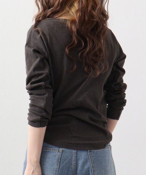 atONE(アットワン)の「atONE コットンフライスボートネックTシャツ 長袖(Tシャツ/カットソー・レディース・杢グレー/ブラック/グレイッシュベージュ/チェリーレッド/ホワイト/チャコールグレー/グレイッシュブルー/ネイビー/カーキ・L/3L/LL/4L/M)」の22枚目の写真