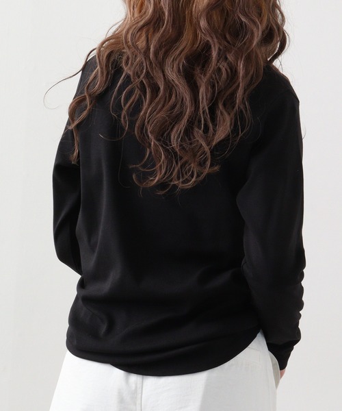 atONE(アットワン)の「atONE コットンフライスボートネックTシャツ 長袖(Tシャツ/カットソー・レディース・杢グレー/ブラック/グレイッシュベージュ/チェリーレッド/ホワイト/チャコールグレー/グレイッシュブルー/ネイビー/カーキ・L/3L/LL/4L/M)」の18枚目の写真