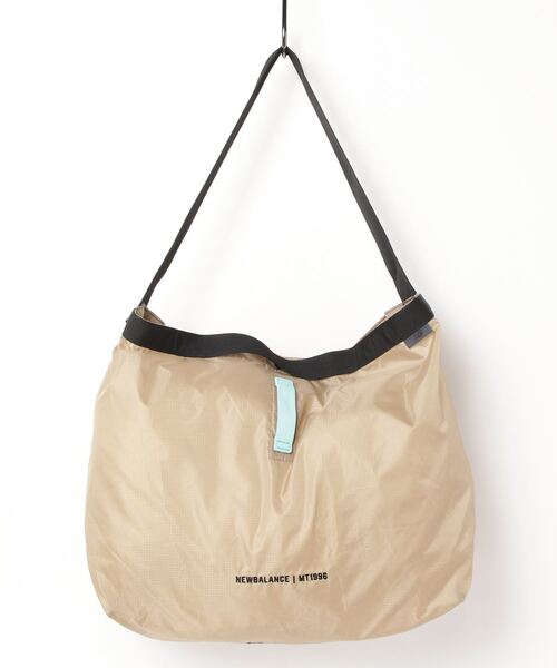 NEW BALANCE(ニューバランス)の「MT1996 パッカブルトートバック(トートバッグ・メンズ・ブラック/ベージュ・ONE SIZE)」の7枚目の写真