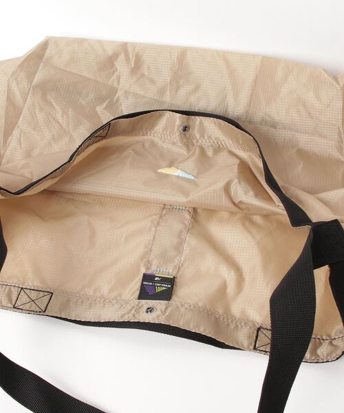 NEW BALANCE(ニューバランス)の「MT1996 パッカブルトートバック(トートバッグ・メンズ・ブラック/ベージュ・ONE SIZE)」の9枚目の写真