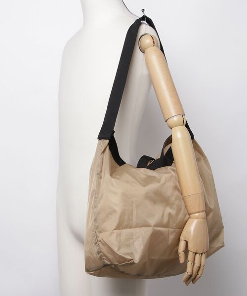 NEW BALANCE(ニューバランス)の「MT1996 パッカブルトートバック(トートバッグ・メンズ・ブラック/ベージュ・ONE SIZE)」の12枚目の写真