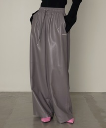 フェイクレザーボリュームワイドパンツ / Synthetic Leather Voluminous Wide Pants