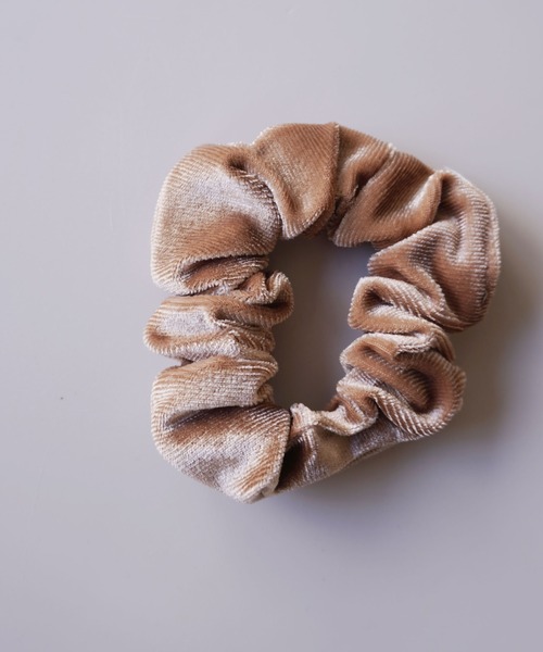 ammy.（エイミードット）の「【 ammy. / エイミードット 】 フレンチ ベロア リボン シュシュ（シュシュ・レディース・シャンパン/ダークブラウン/ブラック/ライトベージュ/チョコ/ブラウン/ダークパープル/ワインレッド・FREE）」の13枚目の写真