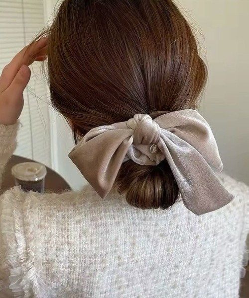 ammy.（エイミードット）の「【 ammy. / エイミードット 】 フレンチ ベロア リボン シュシュ（シュシュ・レディース・シャンパン/ダークブラウン/ブラック/ライトベージュ/チョコ/ブラウン/ダークパープル/ワインレッド・FREE）」の16枚目の写真