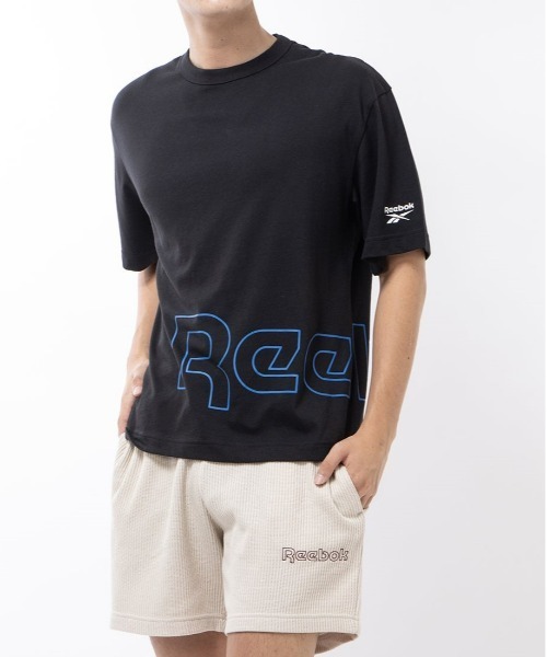 Reebok(リーボック)の「グラフィック ショートスリーブ Tシャツ / RI GRAPHIC SHORT SLEEVE TEE(Tシャツ/カットソー・メンズ・ヘザーグレー/マルーン/ブラック・X-SMALL/MEDIUM/X-LARGE/LARGE/XX-LARGE/SMALL)」の1枚目の写真