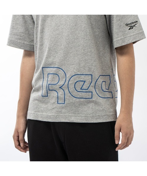Reebok(リーボック)の「グラフィック ショートスリーブ Tシャツ / RI GRAPHIC SHORT SLEEVE TEE(Tシャツ/カットソー・メンズ・ヘザーグレー/マルーン/ブラック・X-SMALL/MEDIUM/X-LARGE/LARGE/XX-LARGE/SMALL)」の8枚目の写真