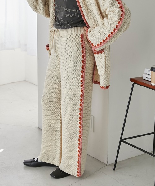 forksy.(フォルクシー)の「【forksy.】クロシェ編み配色ラインニットワイドパンツ(その他パンツ・レディース・チャコールグレー/アイボリー/ネイビー・FREE)」の2枚目の写真