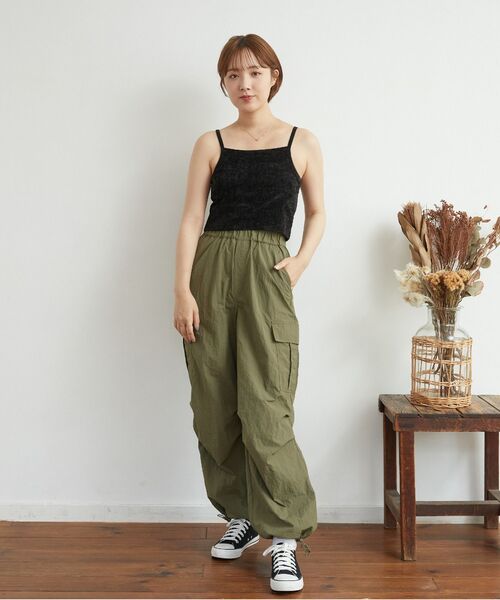 RETRO GIRL（レトロガール）の「カップ付きベロアキャミ（キャミソール・レディース・オフホワイト/ブラック/イエロー・FREE）」の4枚目の写真