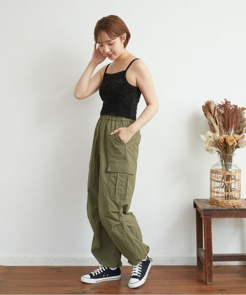 RETRO GIRL（レトロガール）の「カップ付きベロアキャミ（キャミソール・レディース・オフホワイト/ブラック/イエロー・FREE）」の6枚目の写真