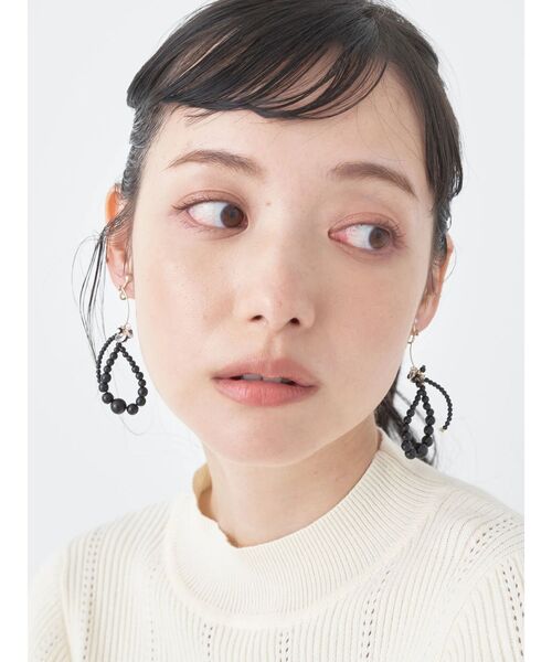 earth music&ecology（アースミュージックアンドエコロジー）の「ビーズドロップイヤリング（イヤリング・レディース・ブラック/アイボリー・FREE）」の9枚目の写真