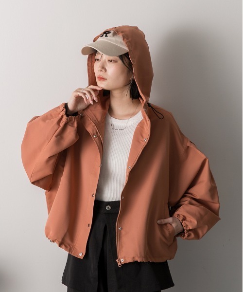 ad thie(アドティエ)の「バルーンスリーブ ショート丈マウンテンパーカー(マウンテンパーカー・レディース・ブルー/ネイビー/ブラック/アイボリー/カーキ/ベージュ/グレイッシュベージュ/レンガ/ライトグレー・FREE)」の21枚目の写真