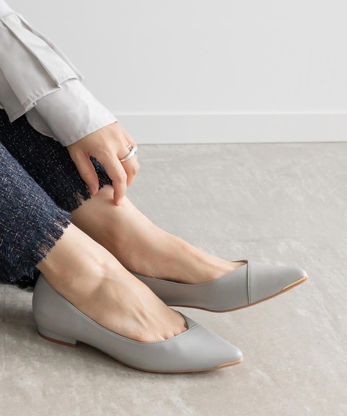 RANDA（ランダ）の「3E ゴールドパーツフラットパンプス（パンプス・レディース・ブラック/ベージュ/アイボリー/ピンク/グレー・23.5/24/23/22/22.5/24.5/25/25.5）」の4枚目の写真