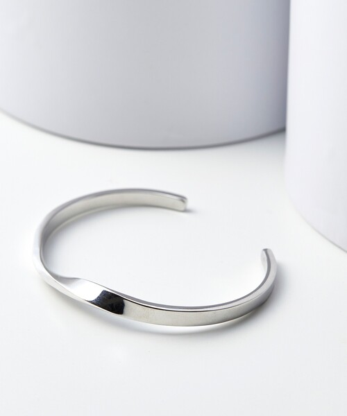 tk.TAKEO KIKUCHI（ティーケータケオキクチ）の「◆Nejiriバングル（ブレスレット・メンズ・ゴールド/シルバー・02/01）」の2枚目の写真