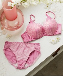 AMOSTYLE BY Triumph(アモスタイルバイトリンプ)の夢みるブラ ノンワイヤー ドリームデイリリー【A,B,C,Dカップ】 AMST1430 HU + Hikini JX(ブラ&ショーツ)