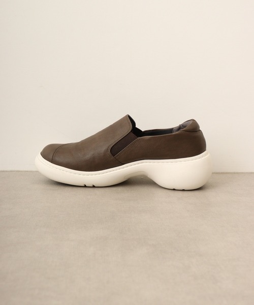 Regetta Canoe(リゲッタカヌー)の「サイドゴアスリッポン(スリッポン・レディース・レッド/マスタード/ダークブラウン/ブラック・S/M/L)」の10枚目の写真