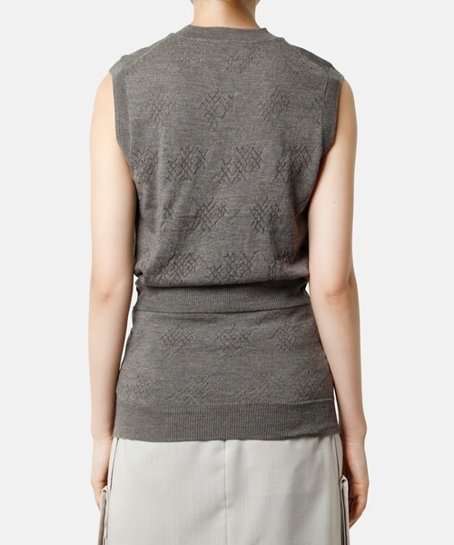 iRENE（アイレネ）の「アイレットハイゲージVニット / Eyelet High Gauge V Knit（ニット/セーター・レディース・グレー/ブラウン/ブルー・36）」の9枚目の写真